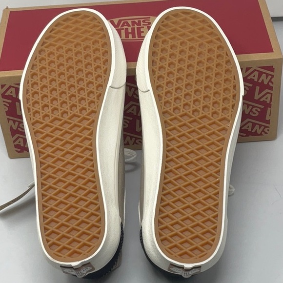 NWT Van’s off the wall old school tape shoes, size 8.5 - Picture 11 of 12